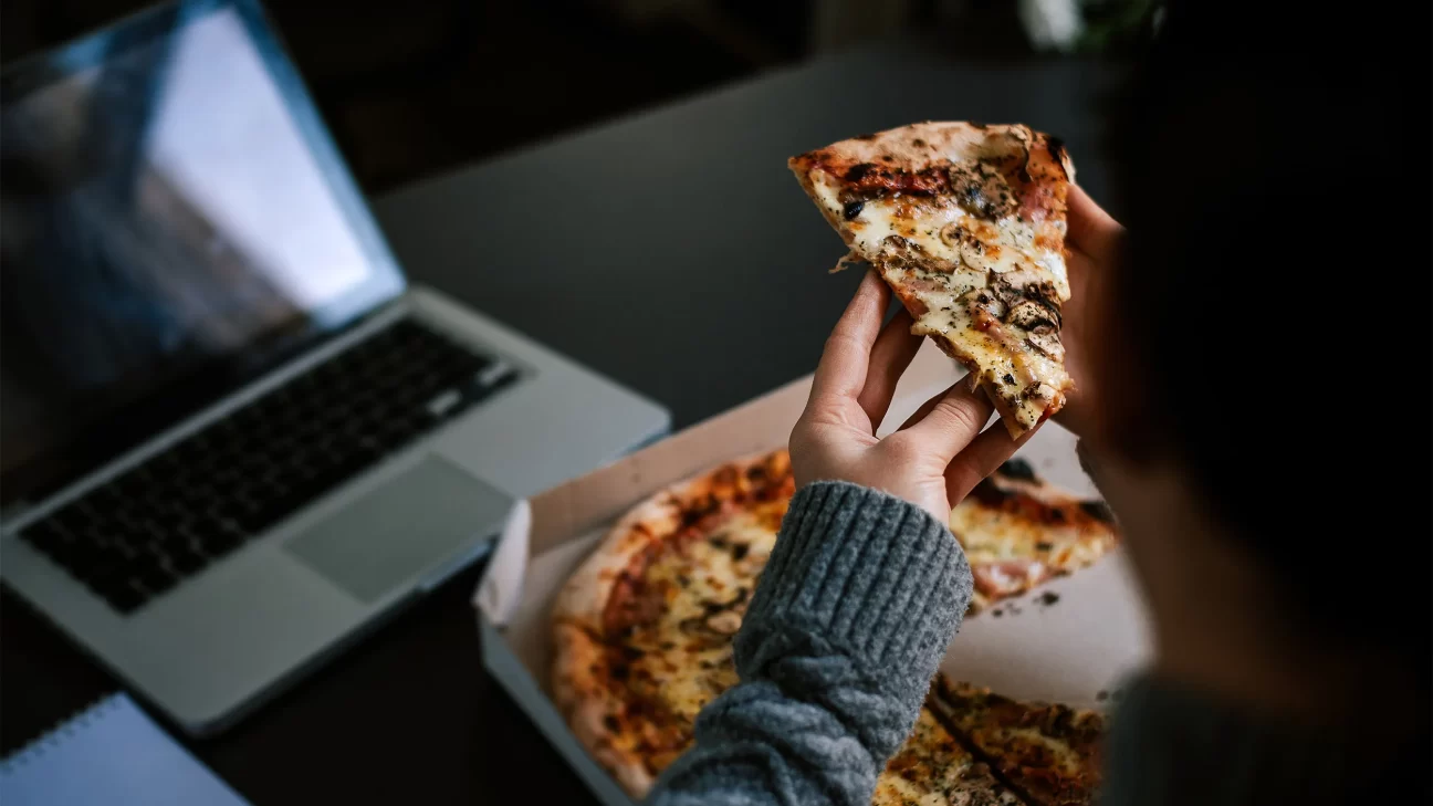 How Late-Night Eating Affects How You Feel the Next Day: A Deep Dive into Metabolic and Emotional Impact